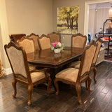 Universal Table, 2 Leaves and 8 Chairs