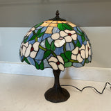 Tiffany Lamp with White flowers