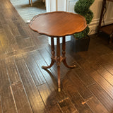 Pie Crust Table