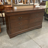 Dresser w/Mirror