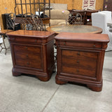 Pair of Haverty's Nightstands