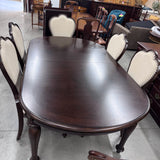 Hooker Leesburg Table, 6 Chairs, 2 Leaves
