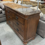 Earnest Hemmingway by Thomasville Dresser w/Mirror