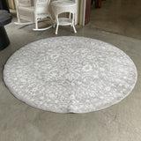 Grey & White Round Rug w/ Pad