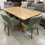 Table with 4 Chairs