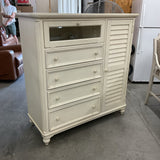 Universal Gentlemans Chest