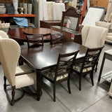 Table with 6 Chairs and 1 Leaf