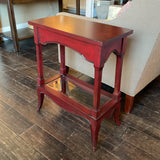 Hekman End Table with Glass Bottom Shelf