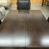 Haverty"s Dining Table with 4 Chairs and Butterfly Leaf