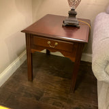 One Drawer End Table(R)