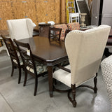 Table with 6 Chairs and 1 Leaf