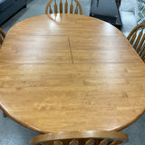 Ethan Allen Table w/ 4 Chairs & Leaf
